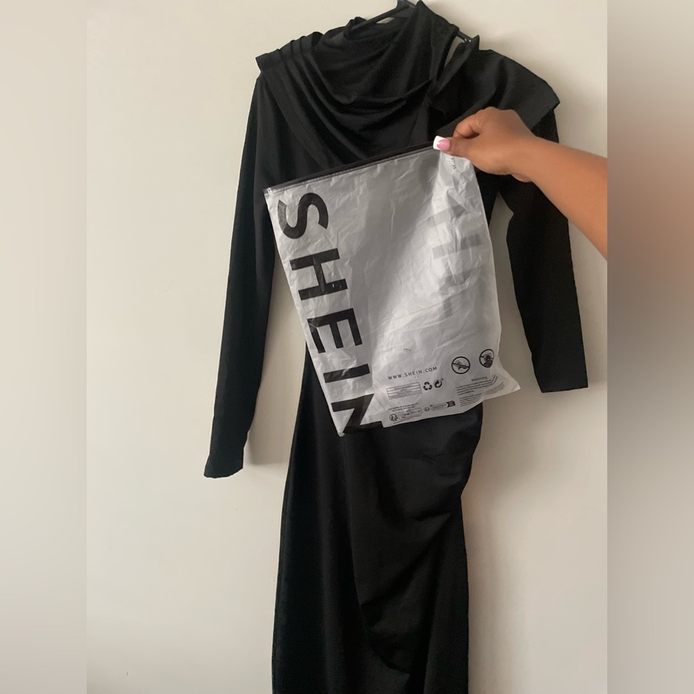 RESALE : shein polyester (SOLD OUT ON SHEIN) FORMAL EVENT DRESS - Picture 3 of 3